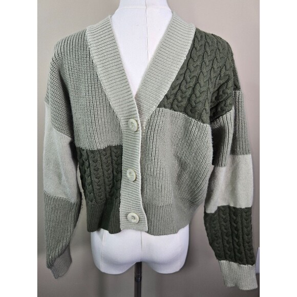 In Loom Sweaters - Women's Colorblock Knit Cropped Cardigan S/M Button Boho Chunky Sage Green